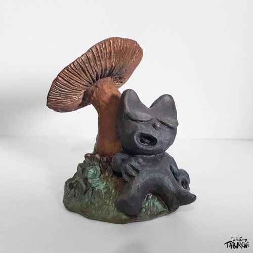 Une sculpture en bronze du Chat Rose de Taburchi